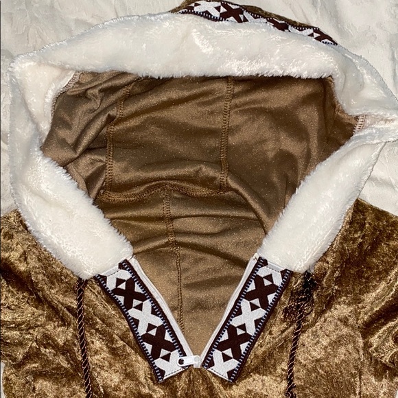 Eskimo costume - Picture 5 of 8